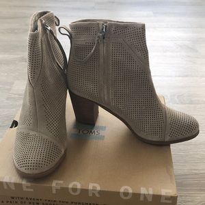 Brand new toms heels